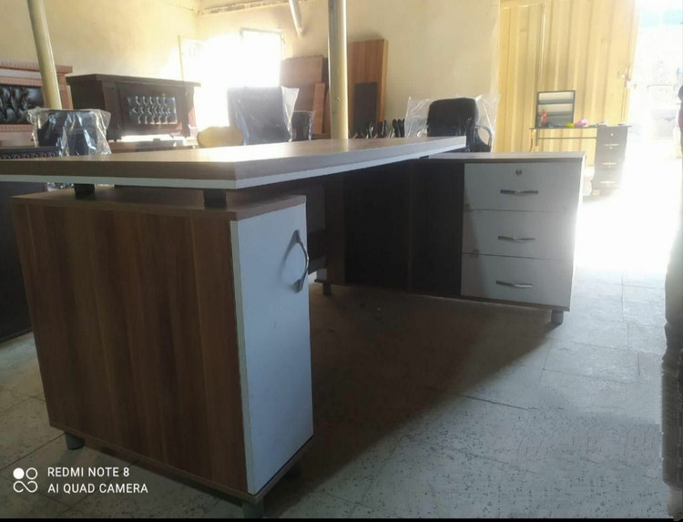 میز مدیریت اداری لیندا