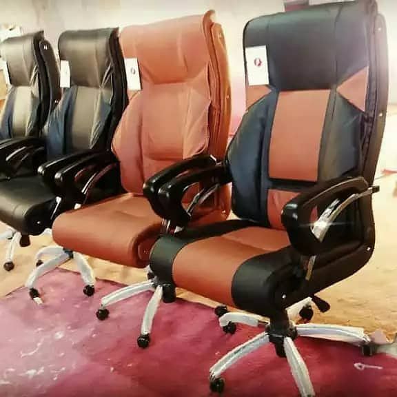 صندلی اداری مدیریتی مدلT8 فوم سرد